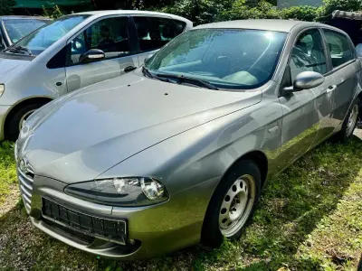 Gebraucht Alfa Romeo 147 105 PS (77 kW) 2006 Grau Kleinwagen
