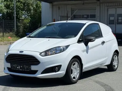 Gebraucht Ford Fiesta Trend 95 PS (69 kW) 2013 Weiß Pickup