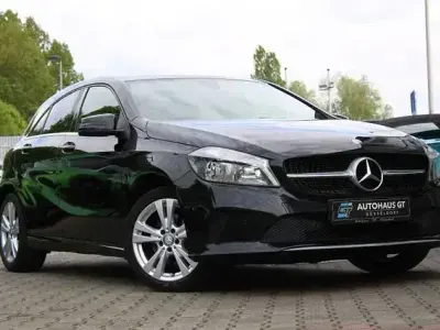 Używany Mercedes A180 122 KM (89 kW) 2017 Czarny Sedan/Limuzyna