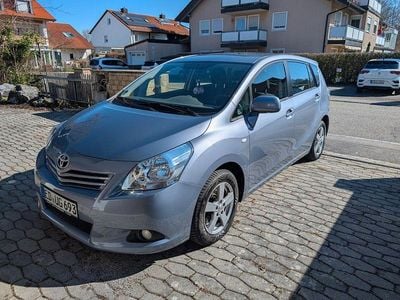 Gebraucht Toyota Verso 147 PS (108 kW) 2009 Blau Van / Kleinbus