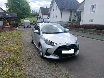 Gebraucht Toyota Yaris Comfort 72 PS (52 kW) 2022 Silber Kleinwagen