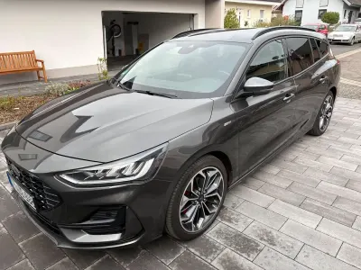 Usata Ford Focus ST-Line 120 CV (88 kW) 2023 Grigio Station wagon