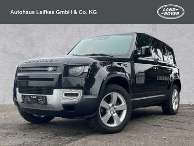 Santorini black (metallic) Gebraucht 2024 Land Rover Defender SE SUV | 63.290 € (Etwas zu teuer)