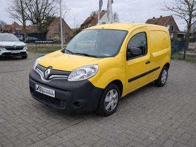 Gelb Gebraucht 2018 Renault Rapid Limousine | 6.545 € (Superpreis)