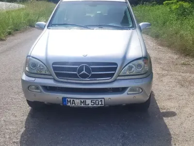 Gebraucht Mercedes ML500 292 PS (214 kW) 2002 Grau SUV