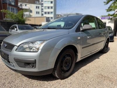 Usata Ford Focus Trend 101 CV (74 kW) 2004 Argento Berlina