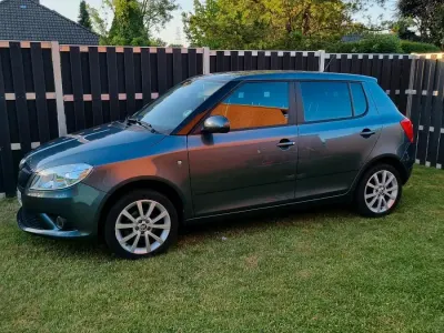 Gebraucht Skoda Fabia Ambition 86 PS (63 kW) 2014 Grau Limousine