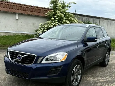 Gebraucht Volvo XC60 Ocean Race 163 PS (119 kW) 2013 Blau SUV