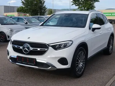 Gebraucht Mercedes GLC200 Avantgarde 227 PS (166 kW) 2023 Weiß SUV