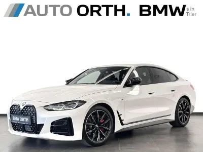 Gebraucht BMW 440 M Sport 374 PS (275 kW) 2023 Mineralweiß Coupé
