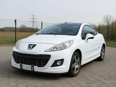 Gebraucht Peugeot 207 CC 120 PS (88 kW) 2012 Weiß Cabrio