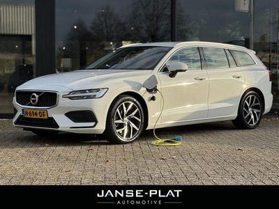 Gebraucht Volvo V60 Momentum 340 PS (250 kW) 2020 Weiß Kombi