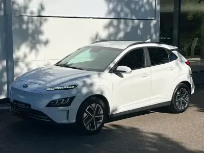 Gebraucht Hyundai Kona Trend 150 kW (204 PS) 2022 Weiß SUV