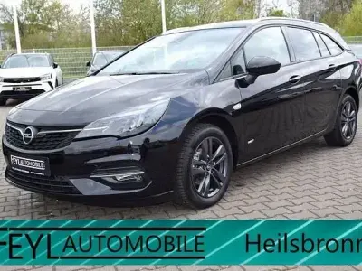 Usata Opel Astra Elegance 131 CV (96 kW) 2022 Nero Utilitaria