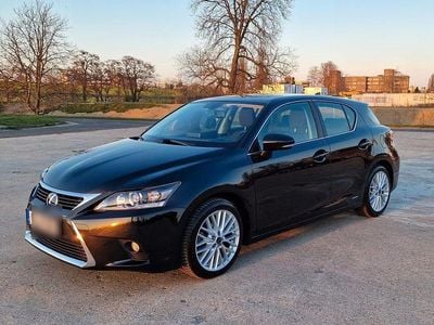 Lexus CT200h