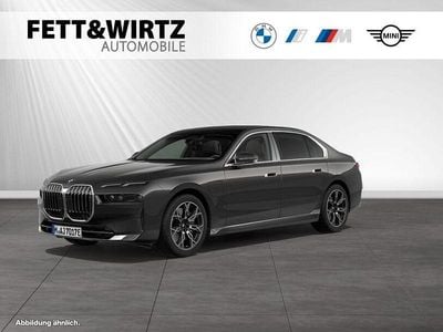 Gebraucht BMW 750e Comfort Edition 489 PS (359 kW) 2024 Sophistograu brillanteffekt metallic Limousine