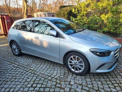 Gebraucht Mercedes B220 190 PS (139 kW) 2019 Silber Van / Kleinbus
