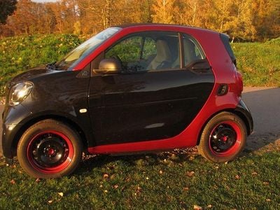 Schwarz Gebraucht 2023 Smart ForTwo Coupé Kleinwagen | 16.900 €