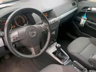 Gebraucht Opel Astra 105 PS (77 kW) 2007 Blau Limousine