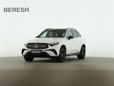 Używany Mercedes GLC200 AMG 163 KM (119 kW) 2026 Czarny SUV