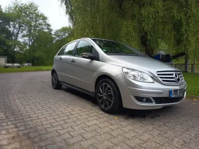 Gebraucht Mercedes B200 136 PS (100 kW) 2006 Silber Van / Kleinbus