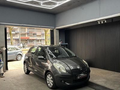 Gebraucht Toyota Yaris 87 PS (63 kW) 2008 Grau Kleinwagen