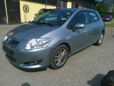 Gebraucht Toyota Auris Team 126 PS (92 kW) 2008 Silber Kleinwagen