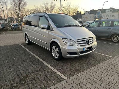 Silber Gebraucht 2010 Mercedes Viano Edition Van / Kleinbus | 17.500 €