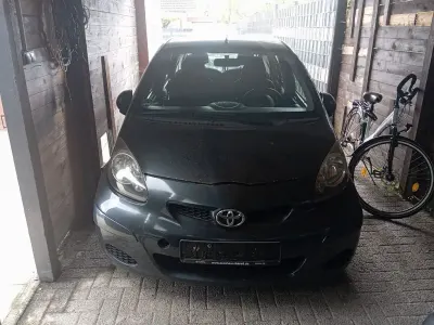 Gebraucht Toyota Aygo 68 PS (50 kW) 2009 Grau Kleinwagen