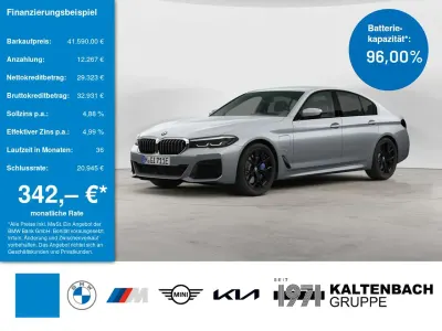 Gebraucht BMW 545e M Sport 394 PS (289 kW) 2021 Blau Limousine