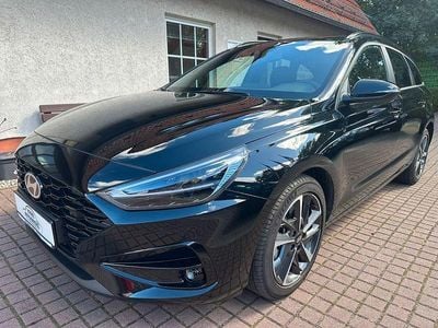 Gebraucht Hyundai i30 101 PS (74 kW) 2024 Schwarz Limousine