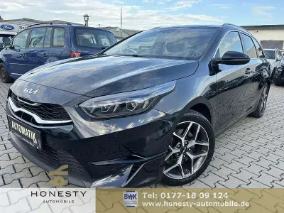 Gebraucht Kia Ceed Sportswagon Platinum Edition 136 PS (100 kW) 2023 1k zilinaschwarz met. Kombi
