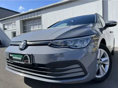 Gebraucht VW Golf VIII Life 150 PS (110 kW) 2022 Grau Kombi