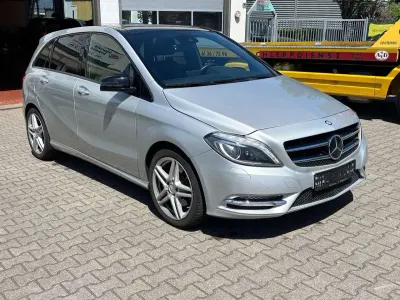 Gebraucht Mercedes B250 Night 211 PS (155 kW) 2013 Polarsilber  metalliclack Van / Kleinbus