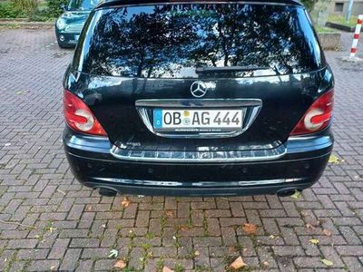Mercedes R320