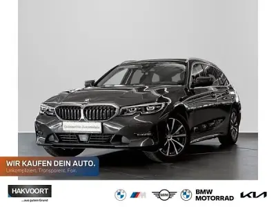 Gebraucht BMW 330e Comfort Edition 292 PS (214 kW) 2024 Skyscraper grau metallic Kombi