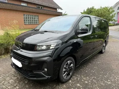 Neu Opel Zafira Life 179 PS (131 kW) 2026 Schwarz Van / Kleinbus