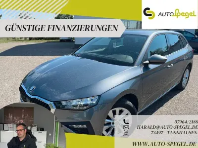 Gebraucht Skoda Scala Selection 116 PS (85 kW) 2025 Graphite grey metallic Kleinwagen