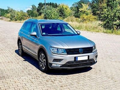Gebraucht VW Tiguan Sound 125 PS (91 kW) 2017 Grau SUV