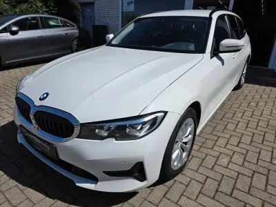 Gebraucht BMW 320 Advantage 190 PS (139 kW) 2021 Weiß Kombi