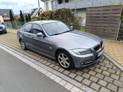 Gebraucht BMW 320 Lifestyle 143 PS (105 kW) 2010 Grau Limousine