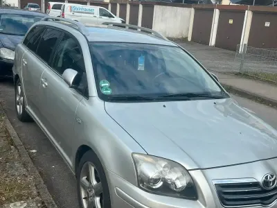 Gebraucht Toyota Avensis 2007 Silber Kombi