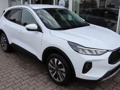 Gebraucht Ford Kuga Titanium 242 PS (177 kW) 2025 Frozen white SUV