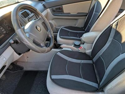 Silber Gebraucht 2006 Kia Cerato Limousine | 3.390 €