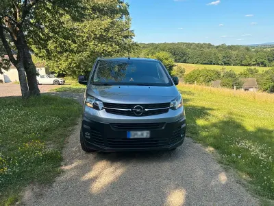 Gebraucht Opel Vivaro-e Combi 177 PS (130 kW) 2021 Silber Van / Kleinbus