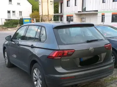 Gebraucht VW Tiguan 150 PS (110 kW) 2018 Grau SUV