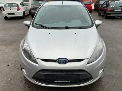 Gebraucht Ford Fiesta 81 PS (59 kW) 2010 Silber Kleinwagen