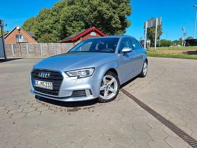 Gebraucht Audi A3 Sport 150 PS (110 kW) 2019 Grau Limousine