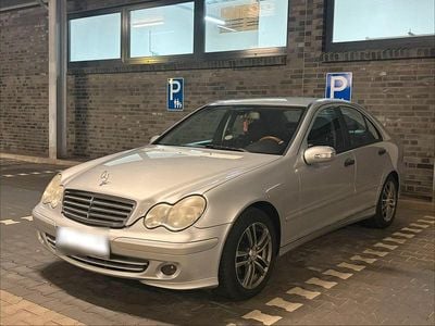 Usata Mercedes C220 150 CV (110 kW) 2006 Argento Berlina