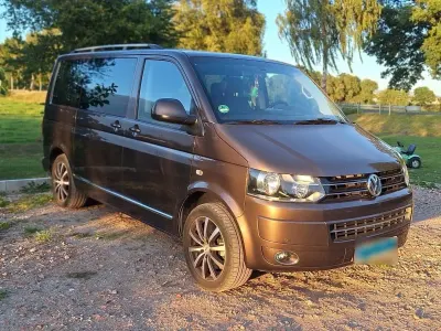 Gebraucht VW Multivan 179 PS (131 kW) 2010 Braun Van / Kleinbus